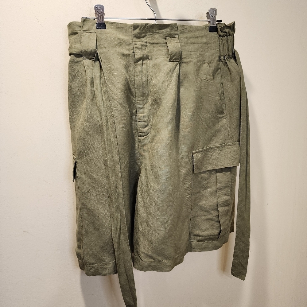 A new day olive green Cargo Elastic Waist Short size M